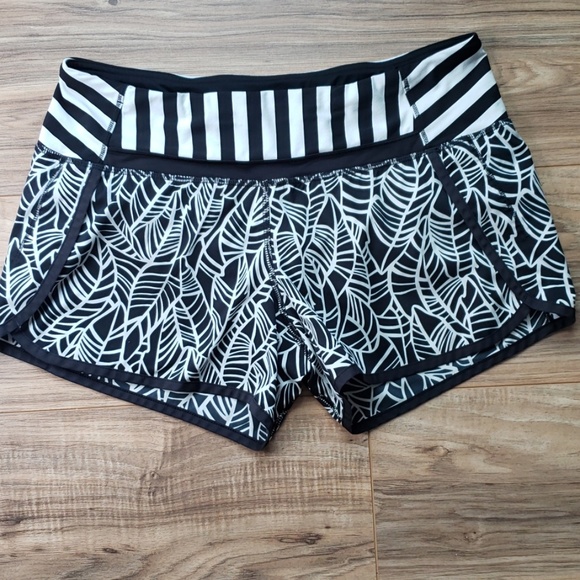 lululemon athletica Pants - Lululemon || Pretty Palm Run Times Short